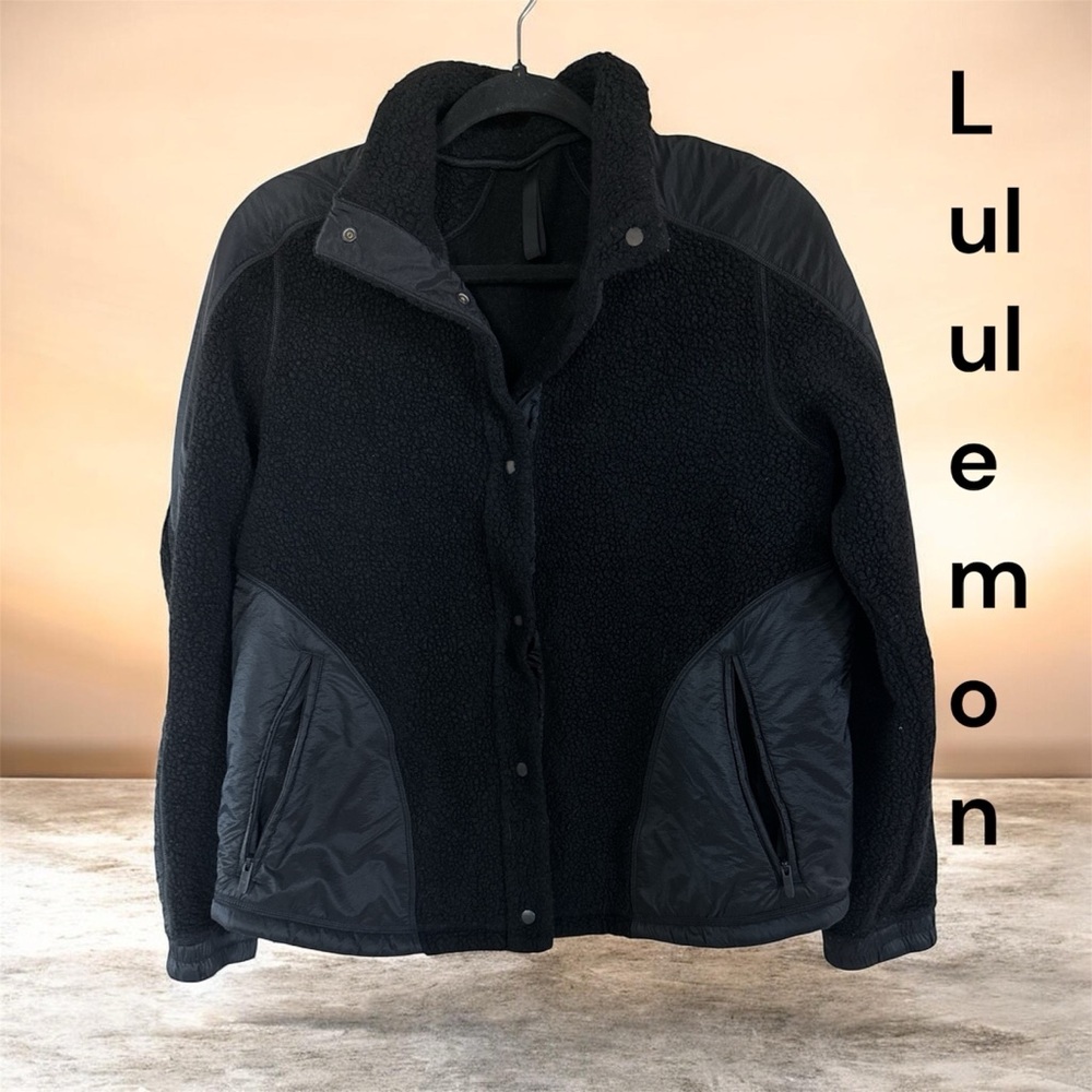 ❤️Lululemon Athletica Black Teddy Jacket